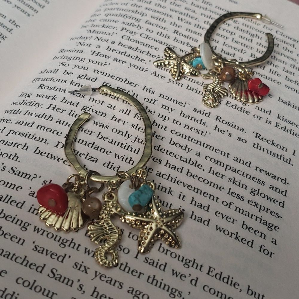 ‎Beach Golden Hoop Earrings
